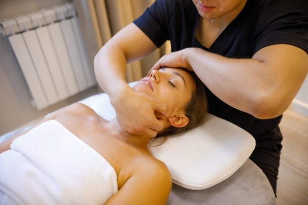 Youthful Glow: Expert Masseur Nurtures Skin